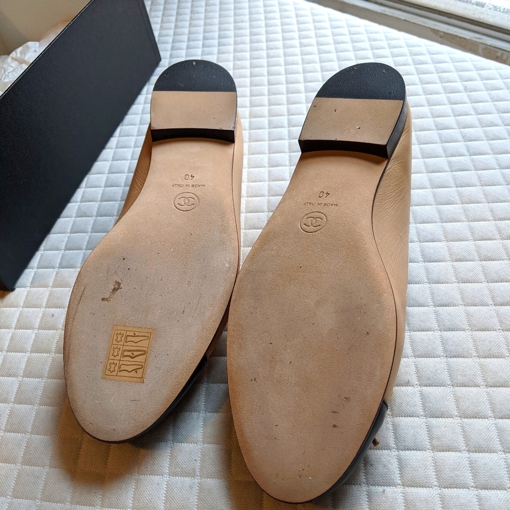 Chanel flat size 40